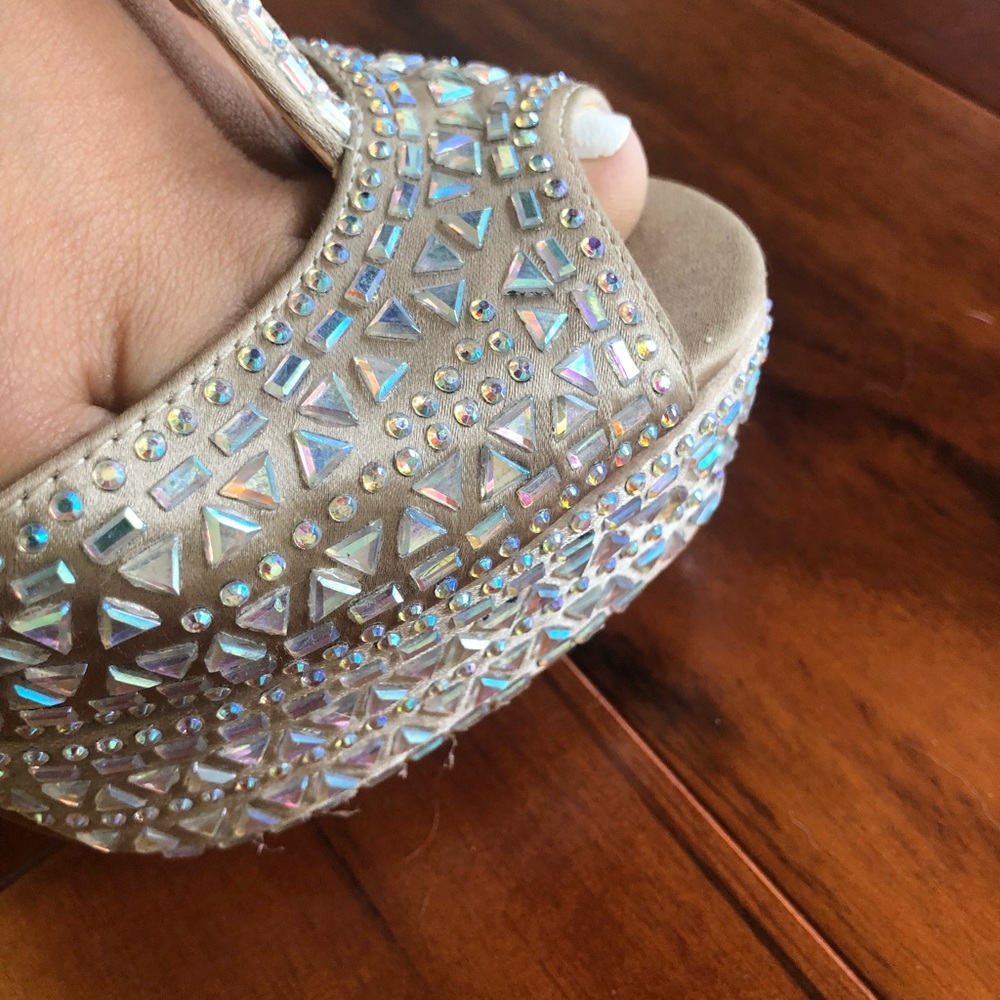 Sparkle pumps